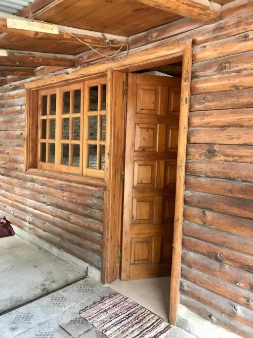 Pequena Casa De Troncos, Detras De Casa Principal No Trabajo Con Tarjeta De Credito Puerto Madryn Eksteriør billede