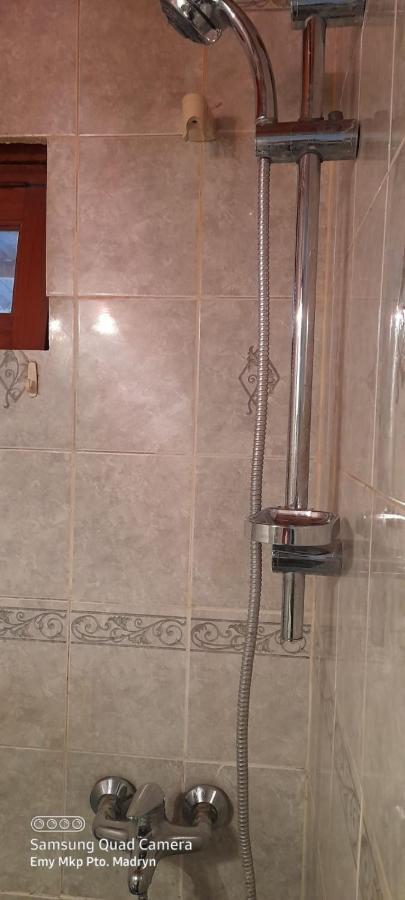 Pequena Casa De Troncos, Detras De Casa Principal No Trabajo Con Tarjeta De Credito Puerto Madryn Eksteriør billede